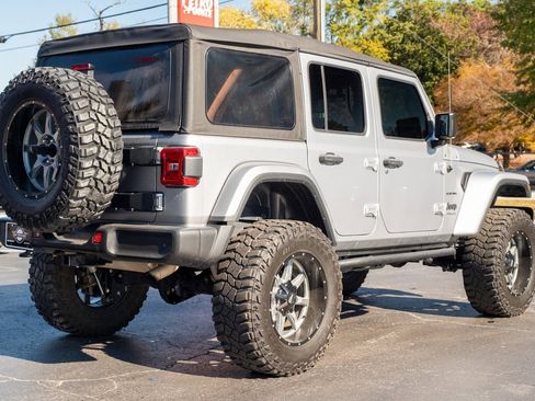 Used 2018 Jeep Wrangler Unlimited Sahara image 36