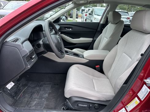Used 2025 Honda Accord SE image 13