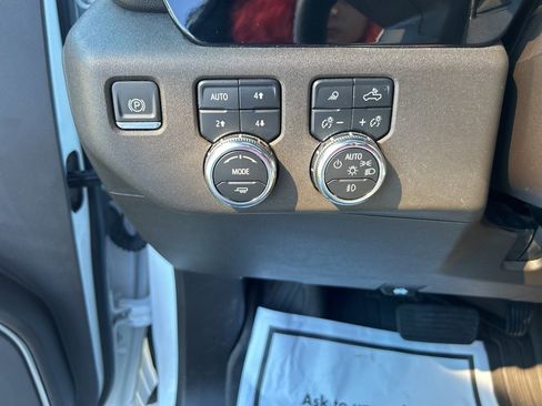 Used 2024 GMC Sierra 2500 SLT image 26