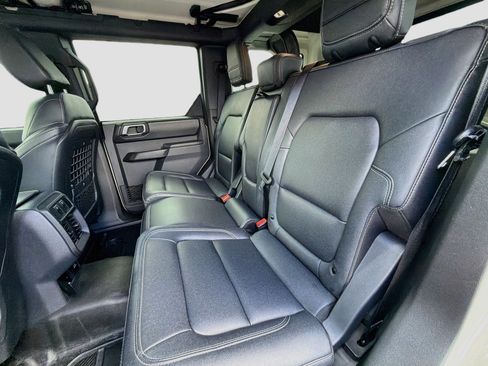Used 2025 Ford Bronco Badlands AWD/4WD image 19