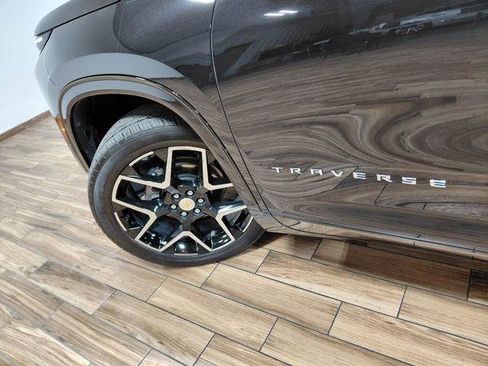 Used 2025 Chevrolet Traverse High Country w/ LPO, Floor Liner Package AWD/4WD image 20