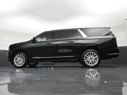 Used 2026 Cadillac Escalade ESV 2WD image 21