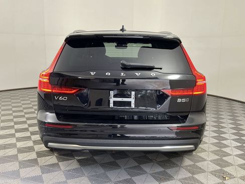 Certified 2025 Volvo V60 B5 Cross Country Plus image 9