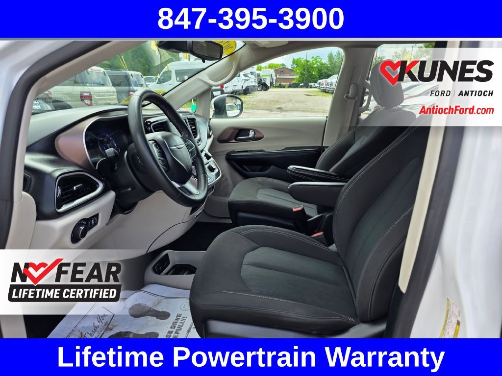 Used 2023 Chrysler Voyager LX FWD image 26