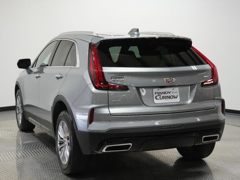 Used 2025 Cadillac XT4 Premium Luxury image 6