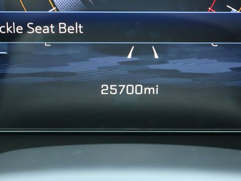 Used 2026 Chevrolet Traverse LT w/ Driver Confidence Package FWD image 28