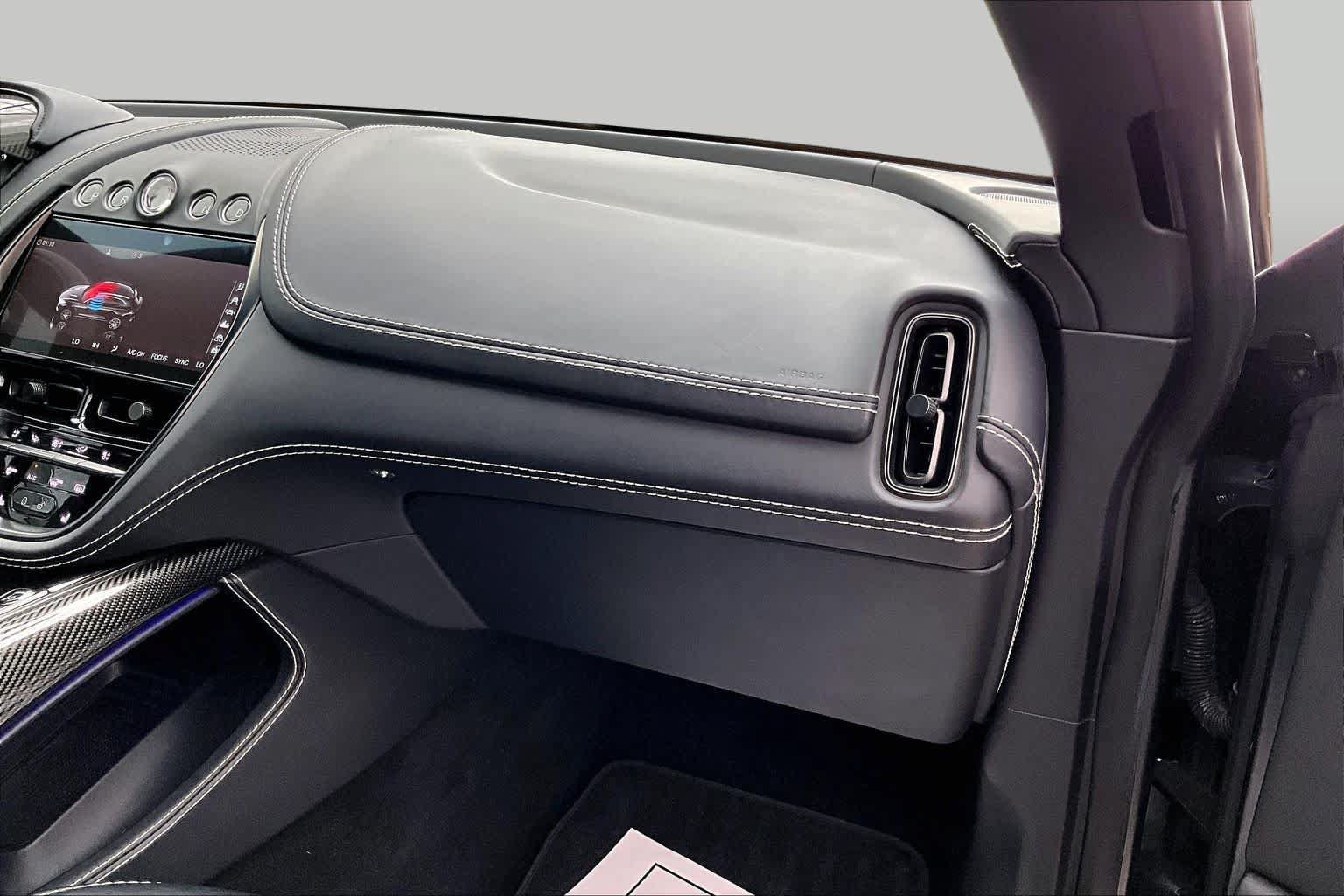 Used 2022 Aston Martin DBX AWD/4WD image 19