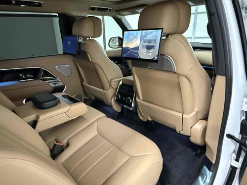 Used 2025 Land Rover Range Rover Long Wheelbase Autobiography image 29