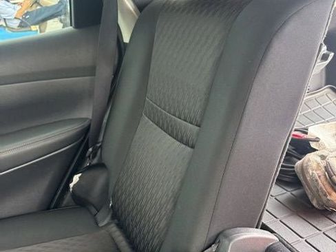 Used 2019 Nissan Rogue SV image 24