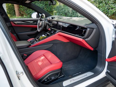 New 2025 Porsche Panamera image 32