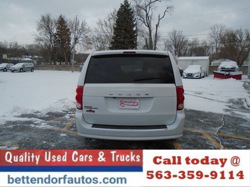 Used 2018 Dodge Grand Caravan SE w/ UConnect Hands-Free Group image 6