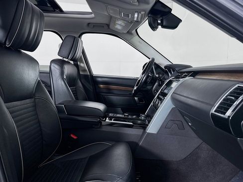 Used 2017 Land Rover Discovery HSE Luxury image 6