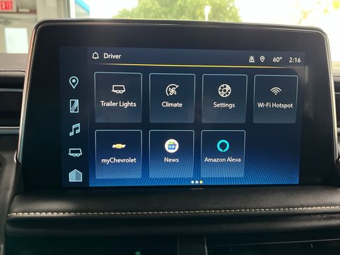 Used 2023 Chevrolet Suburban Premier image 17