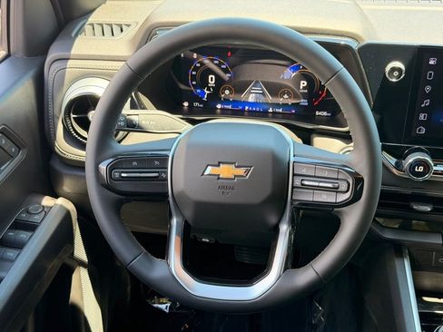 Used 2024 Chevrolet Colorado LT w/ LT Convenience Package RWD image 16