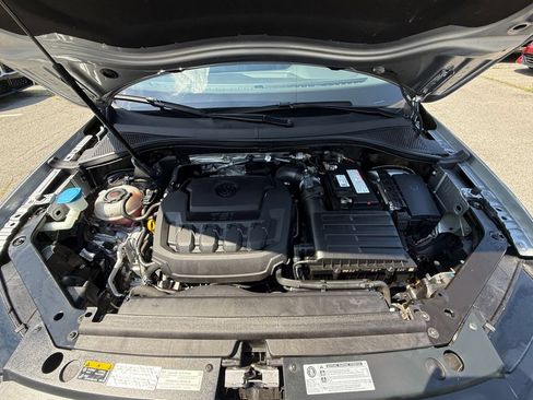 Used 2020 Volkswagen Tiguan SE w/ 3rd Row Seat Package AWD/4WD image 27