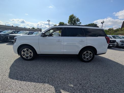 Certified 2025 Ford Expedition Active AWD/4WD image 3