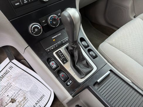 Used 2008 Suzuki XL7 AWD w/ 3rd Row image 28