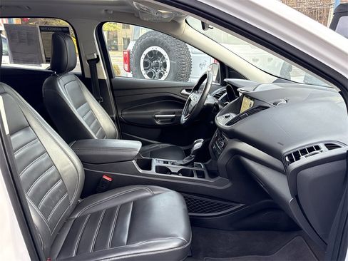 Used 2019 Ford Escape SEL image 27