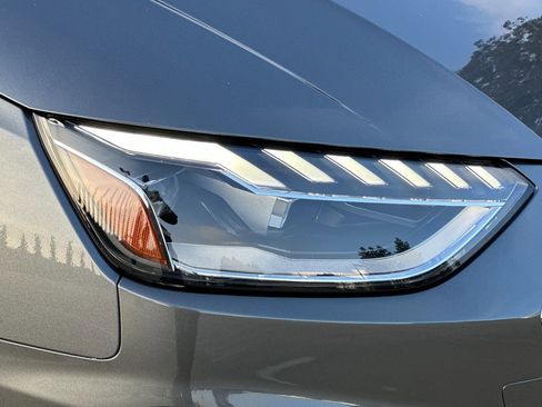 Used 2022 Audi A4 2.0T Premium Plus w/ Premium Plus Package image 11