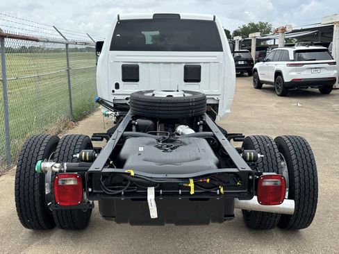 New 2026 RAM 5500 Tradesman w/ Chrome Appearance Group AWD/4WD image 4