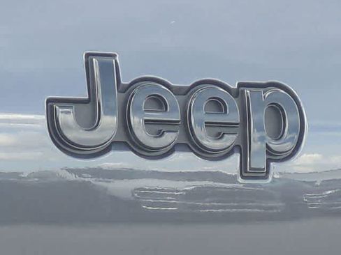 Used 2024 Jeep Grand Cherokee L Laredo image 11