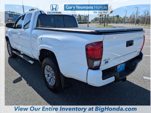 Used 2022 Toyota Tacoma SR image 6