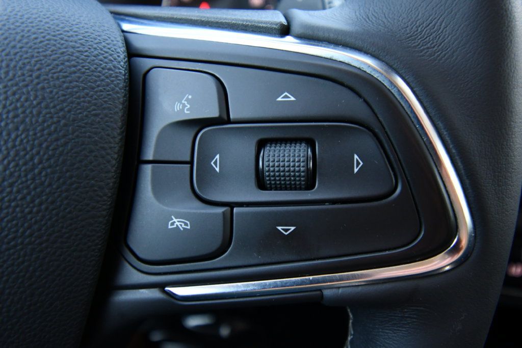 Used 2023 Buick Envision Essence AWD/4WD image 24