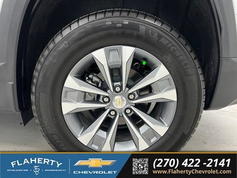 Used 2026 Chevrolet Equinox LT AWD/4WD image 19