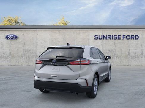 New 2024 Ford Edge SE image 8