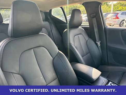 Certified 2025 Volvo XC40 B5 Plus AWD/4WD image 13