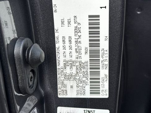 Used 2024 Toyota Tundra Limited image 27