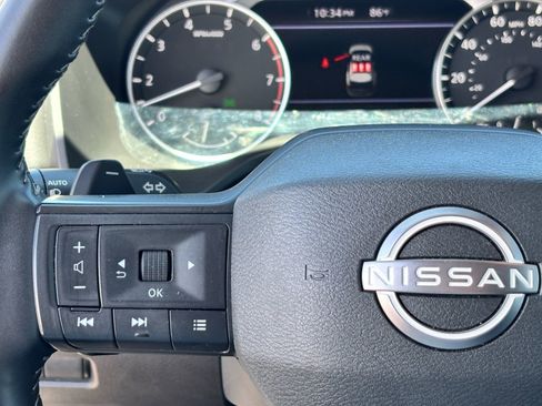 Used 2025 Nissan Rogue SV FWD image 18