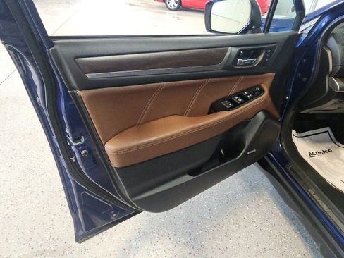 Used 2017 Subaru Outback 3.6R Touring image 12