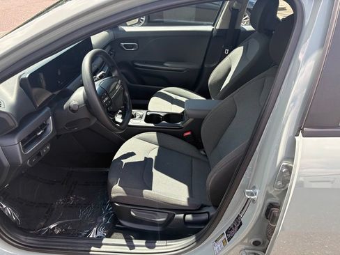Used 2025 Kia K4 FWD image 10
