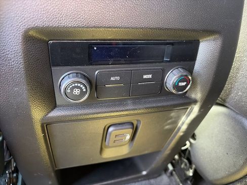 Used 2023 Chevrolet Traverse LT AWD/4WD image 11
