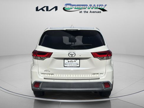 Used 2019 Toyota Highlander Limited image 3
