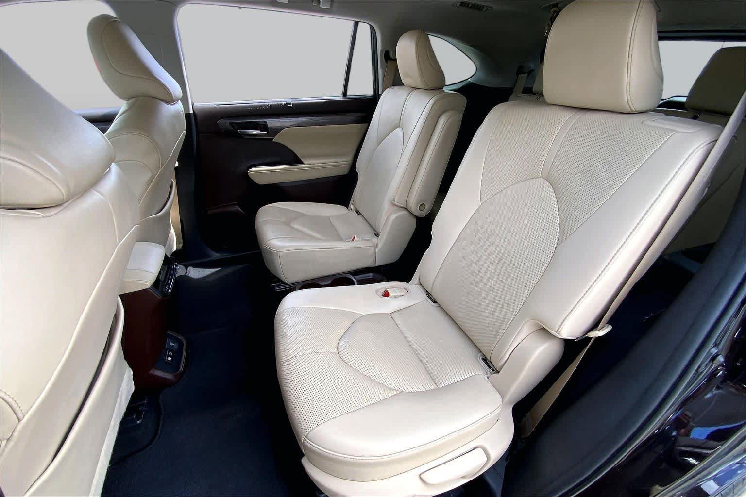 Used 2020 Toyota Highlander Limited FWD image 20