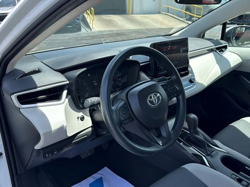 Used 2025 Toyota Corolla LE FWD image 9