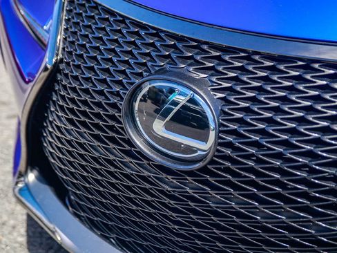 Used 2015 Lexus RC F w/ Performance Package RWD image 11