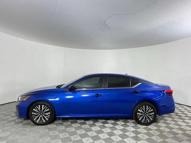 Used 2025 Nissan Altima 2.5 SV FWD image 8