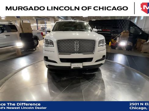 Used 2024 Lincoln Navigator Reserve AWD/4WD image 3