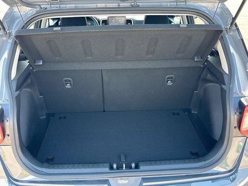 Certified 2025 Hyundai Venue SEL FWD image 25