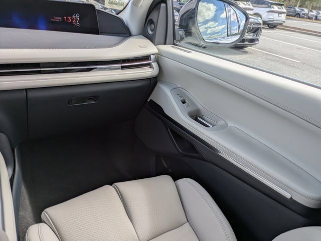 New 2026 Lincoln Navigator L Premier AWD/4WD image 17