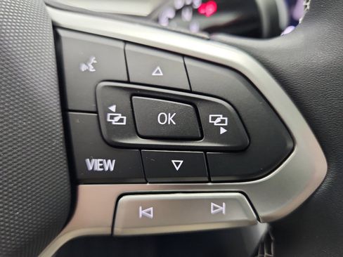 New 2025 Volkswagen Tiguan SE image 15