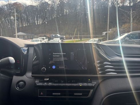 Used 2025 Toyota Camry LE image 18