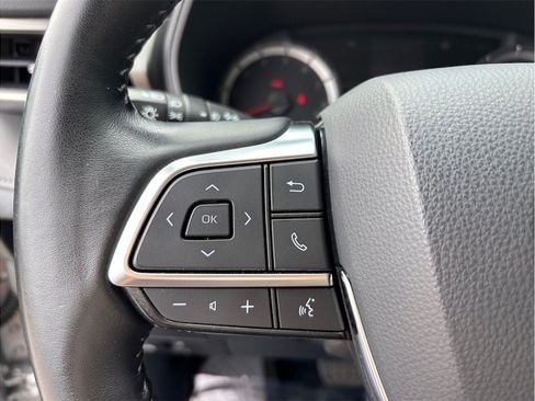 Used 2020 Toyota Highlander LE FWD image 22