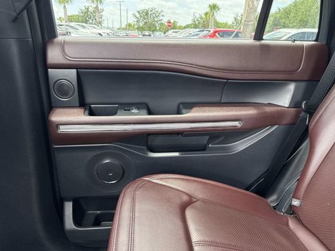 Used 2024 Ford Expedition Limited RWD image 18