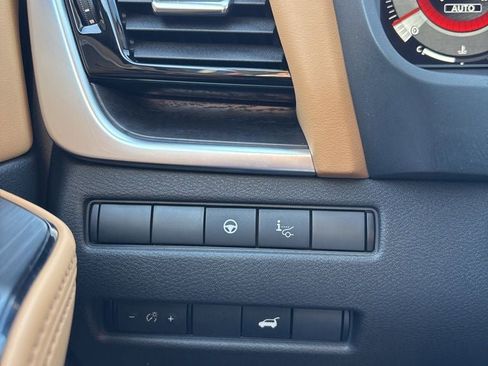 Used 2021 Nissan Rogue Platinum image 14