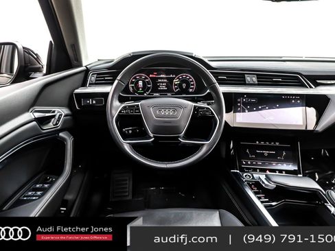 Used 2024 Audi Q8 e-tron Premium Plus w/ Premium Plus Package image 5