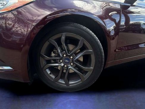 Used 2018 Ford Fusion SE w/ Equipment Group 201A FWD image 19